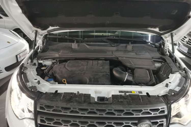 Used Land Rover Discovery Sport 2018 240 PS SE Version Engine Bay