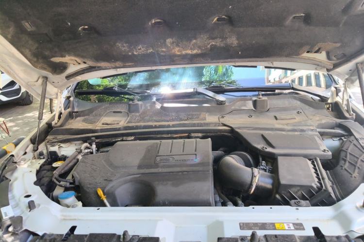 Used Land Rover Discovery Sport 2018 240 PS SE Version Engine Bay