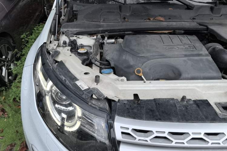 Used Land Rover Discovery Sport 2018 240 PS HSE LUXURY Edition Engine Bay Right