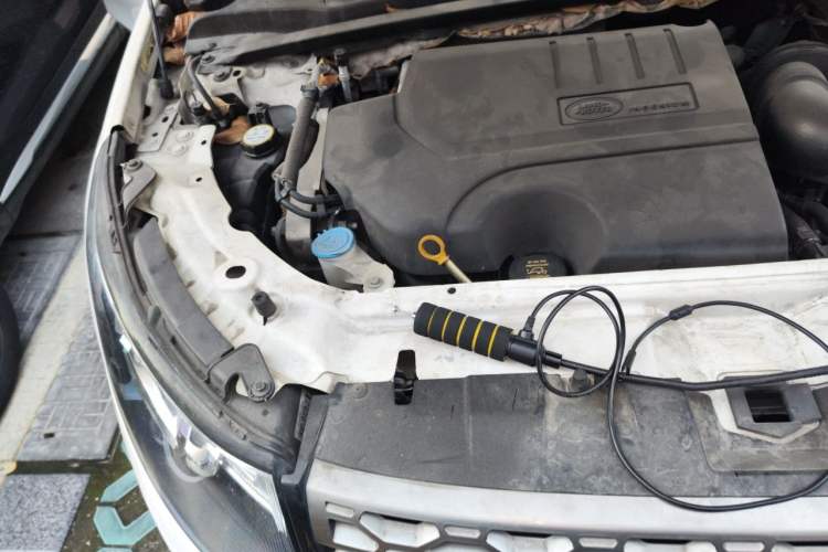 Used Land Rover Discovery Sport 2018 240 PS SE Version Engine Bay Right