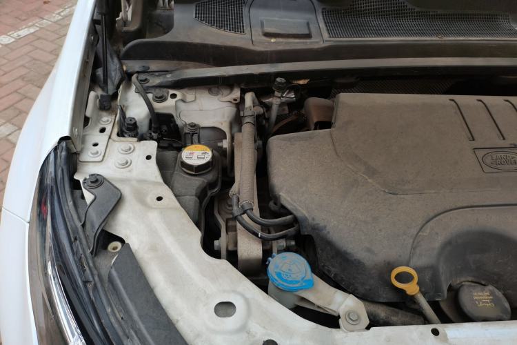 Used Land Rover Discovery Sport 2018 200 PS PURE Edition Engine Bay Right