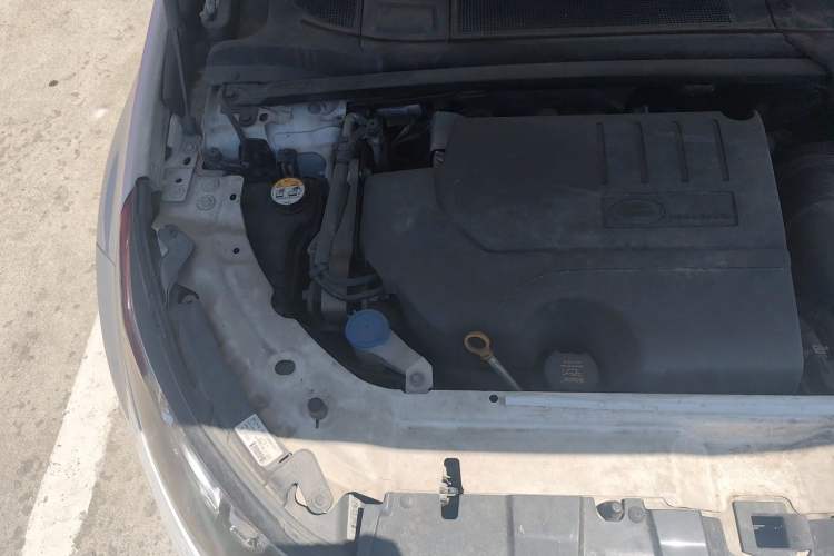 Used Land Rover Discovery Sport 2018 240 PS HSE Version Engine Bay Right