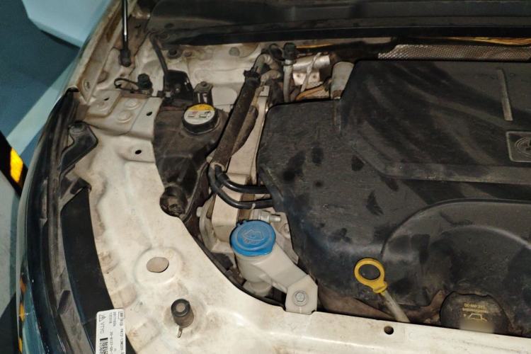 Used Land Rover Discovery Sport 2018 240 PS SE Version Engine Bay Right