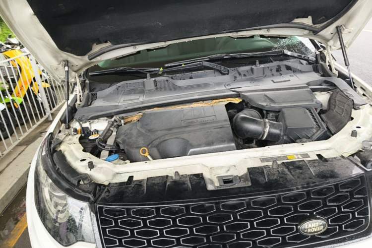 Used Land Rover Discovery Sport 2018 240 PS SE Version Engine Bay Right