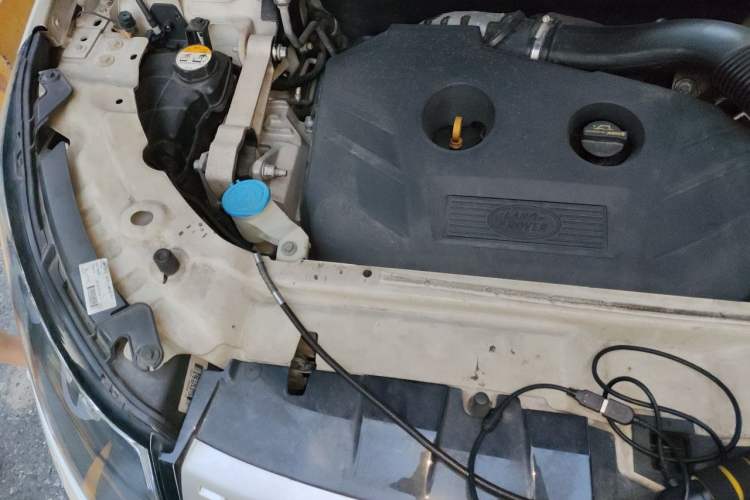 Used Land Rover Discovery Sport 2018 240 PS HSE Version Engine Bay Right