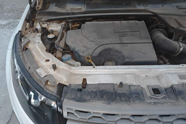 Used Land Rover Discovery Sport 2018 200 PS PURE Edition Engine Bay Right