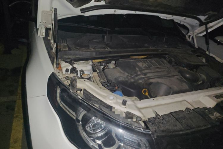 Used Land Rover Discovery Sport 2018 240 PS SE Version Engine Bay Right
