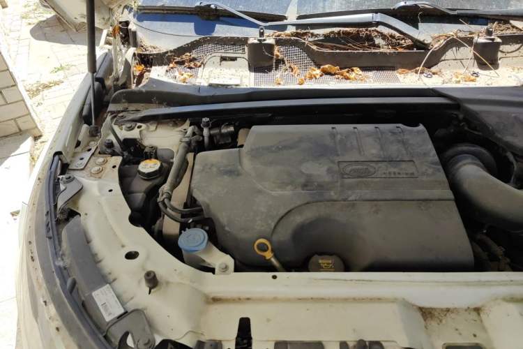 Used Land Rover Discovery Sport 2018 240 PS SE Version Engine Bay Right