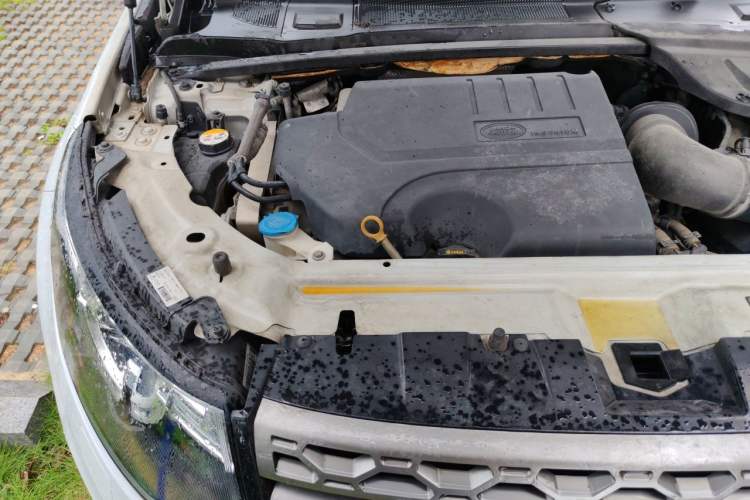 Used Land Rover Discovery Sport 2018 240 PS SE Version Engine Bay Right