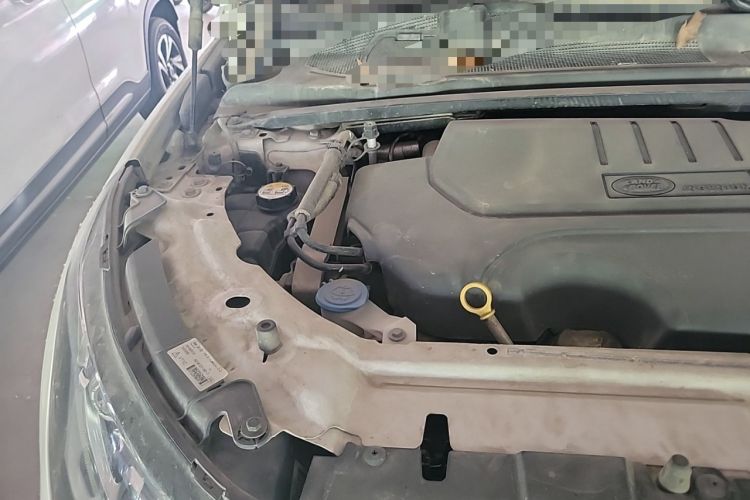 Used Land Rover Discovery Sport 2018 240 PS HSE Version Engine Bay Right