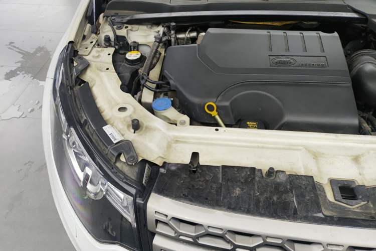 Used Land Rover Discovery Sport 2018 240 PS SE Version Engine Bay Right