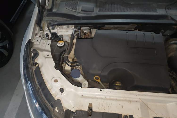 Used Land Rover Discovery Sport 2018 200 PS PURE Edition Engine Bay Right
