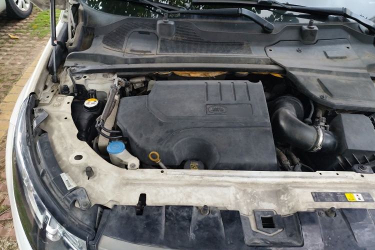 Used Land Rover Discovery Sport 2018 240 PS SE Version Engine Bay Right