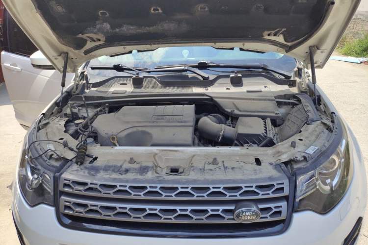 Used Land Rover Discovery Sport 2018 240 PS SE Version Engine Bay
