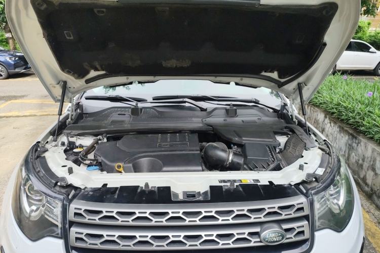 Used Land Rover Discovery Sport 2018 240 PS SE Version Engine Bay