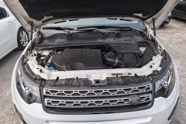 Used Land Rover Discovery Sport 2018 240 PS SE Version Engine Bay