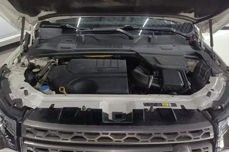 Used Land Rover Discovery Sport 2018 240 PS SE Version Engine Bay