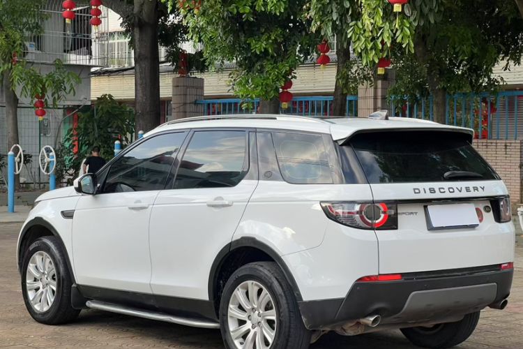 Used Land Rover Discovery Sport 2018 240 PS SE Version Exterior 2