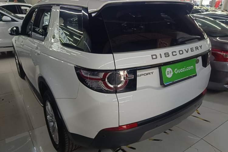 Used Land Rover Discovery Sport 2018 240 PS SE Version Exterior 2