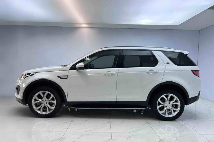 Used Land Rover Discovery Sport 2018 240 PS HSE Version Exterior 3