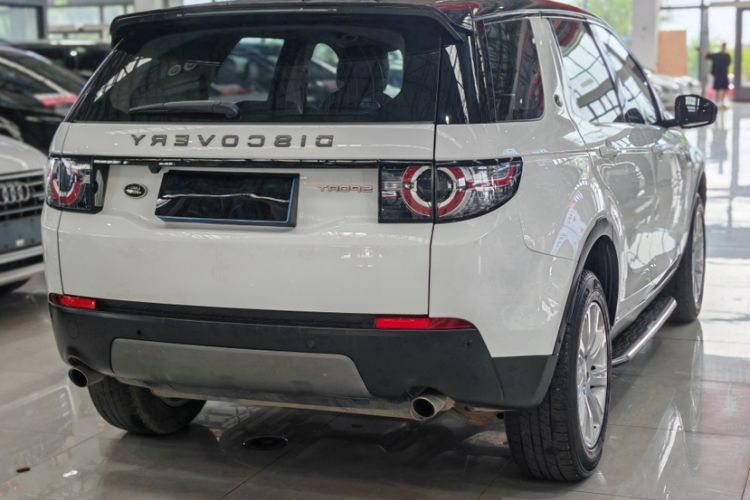Used Land Rover Discovery Sport 2018 240 PS SE Version Exterior 4