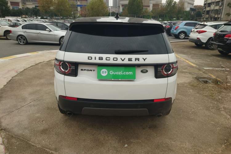Used Land Rover Discovery Sport 2018 240 PS SE Version Exterior 4
