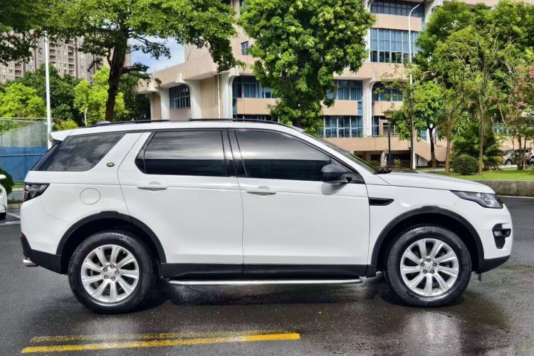 Used Land Rover Discovery Sport 2018 240 PS PURE Edition Exterior 4