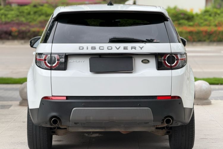 Used Land Rover Discovery Sport 2018 240 PS SE Version Exterior 5