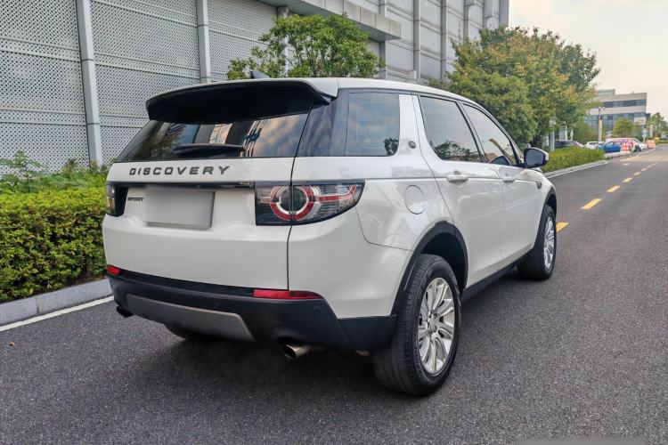 Used Land Rover Discovery Sport 2018 240 PS SE Version Exterior 5