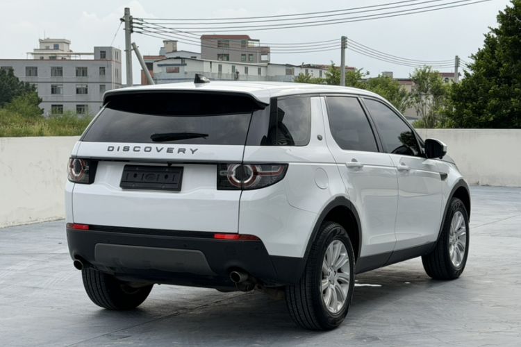 Used Land Rover Discovery Sport 2018 240 PS SE Version Exterior 5