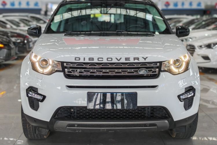 Used Land Rover Discovery Sport 2018 240 PS SE Version Exterior 5