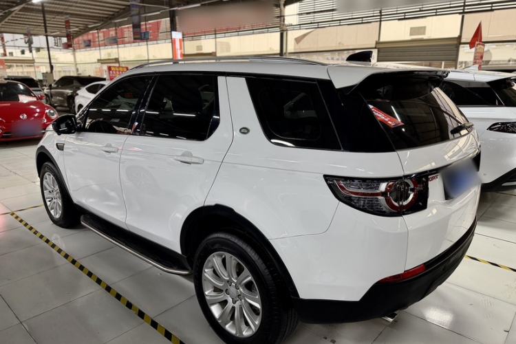 Used Land Rover Discovery Sport 2018 240 PS PURE Edition Exterior 5