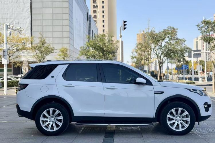 Used Land Rover Discovery Sport 2018 240 PS SE Version Exterior 5