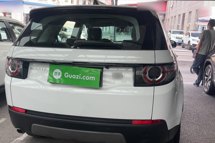 Used Land Rover Discovery Sport 2018 240 PS SE Version Exterior 5