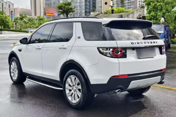 Used Land Rover Discovery Sport 2018 240 PS PURE Edition Exterior 5