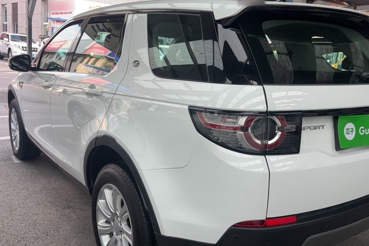 Used Land Rover Discovery Sport 2018 240 PS SE Version Exterior 6