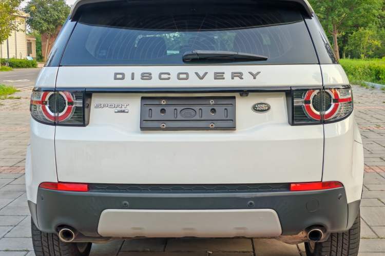 Used Land Rover Discovery Sport 2018 240 PS HSE Version Exterior 6