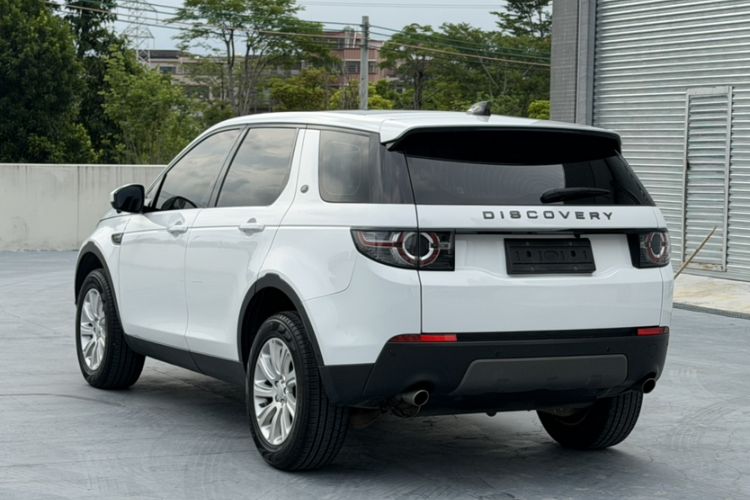 Used Land Rover Discovery Sport 2018 240 PS SE Version Exterior 8