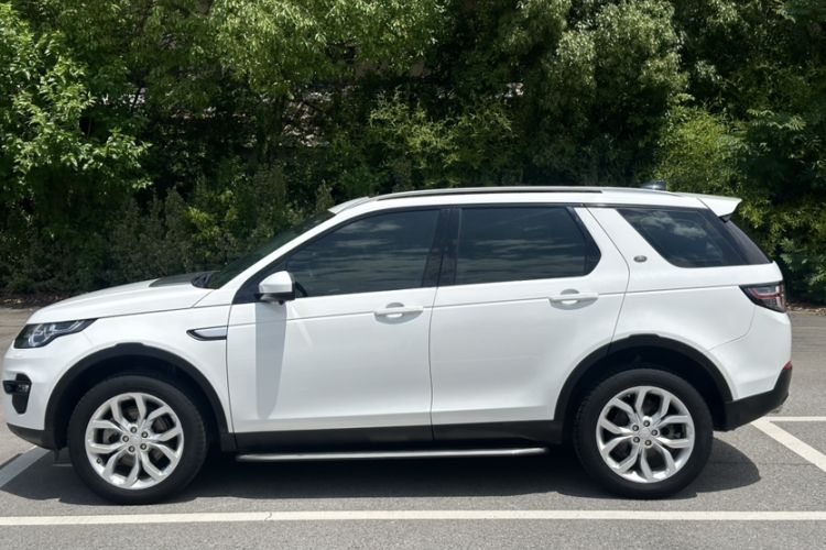 Used Land Rover Discovery Sport 2018 240 PS HSE Version Exterior 8
