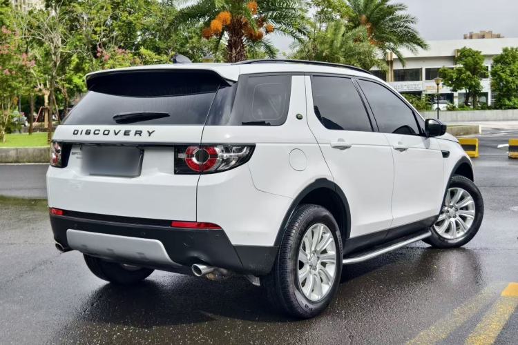 Used Land Rover Discovery Sport 2018 240 PS PURE Edition Exterior 8