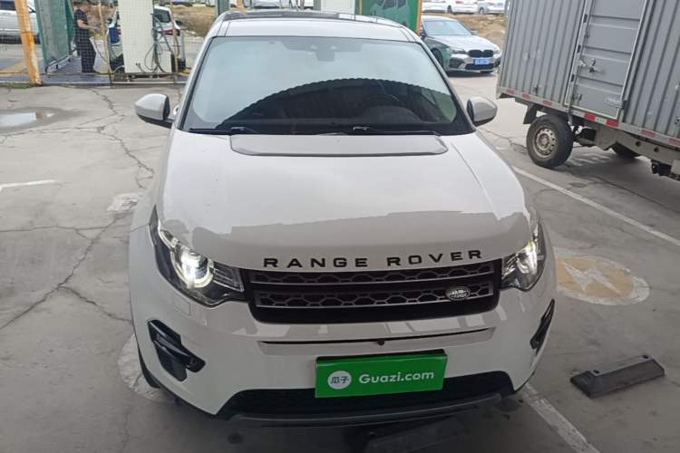 Used Land Rover Discovery Sport 2018 240 PS SE Version Front