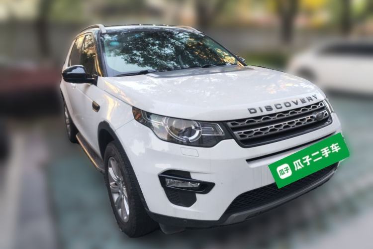 Used Land Rover Discovery Sport 2018 240 PS SE Version Front Right 45 Deg