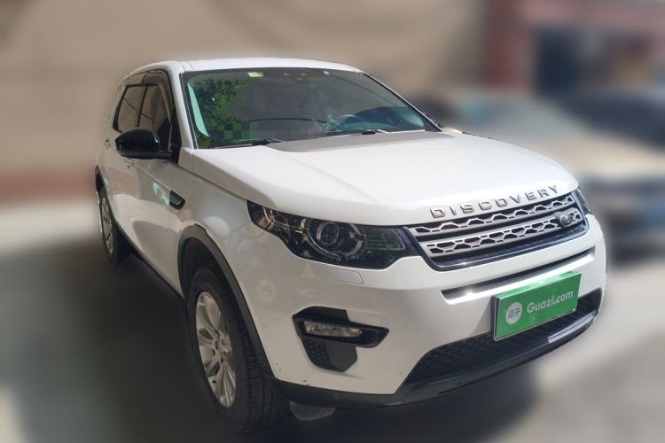 Used Land Rover Discovery Sport 2018 240 PS PURE Edition Front Right 45 Deg