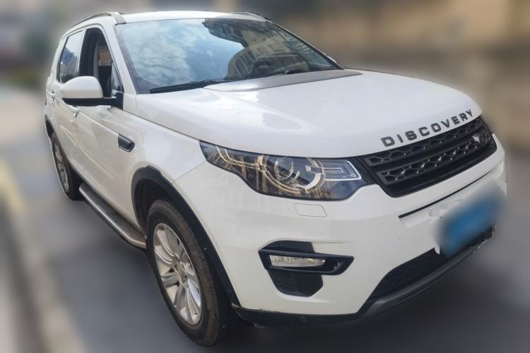 Used Land Rover Discovery Sport 2018 240 PS SE Version Front Right 45 Deg