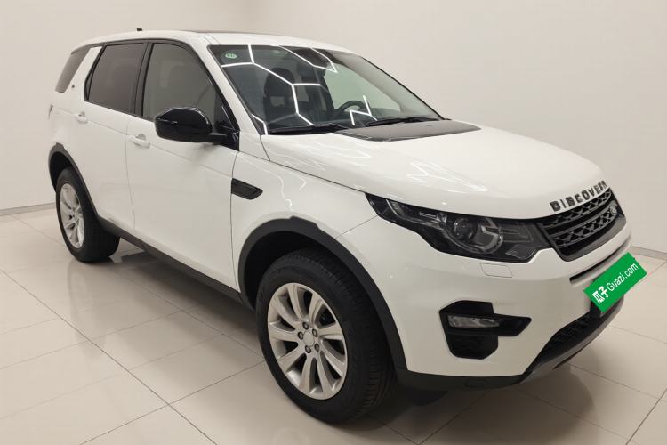 Used Land Rover Discovery Sport 2018 240 PS SE Version Front Right 45 Deg