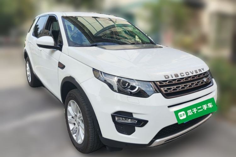 Used Land Rover Discovery Sport 2018 240 PS SE Version Front Right 45 Deg