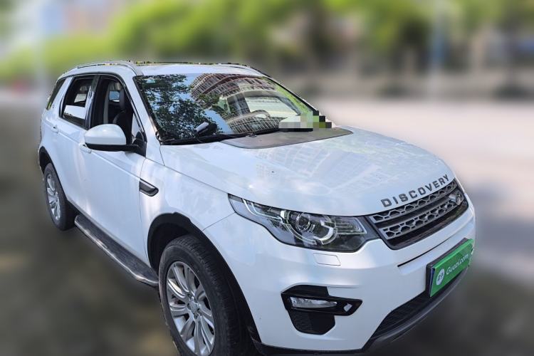 Used Land Rover Discovery Sport 2018 240 PS SE Version Front Right 45 Deg