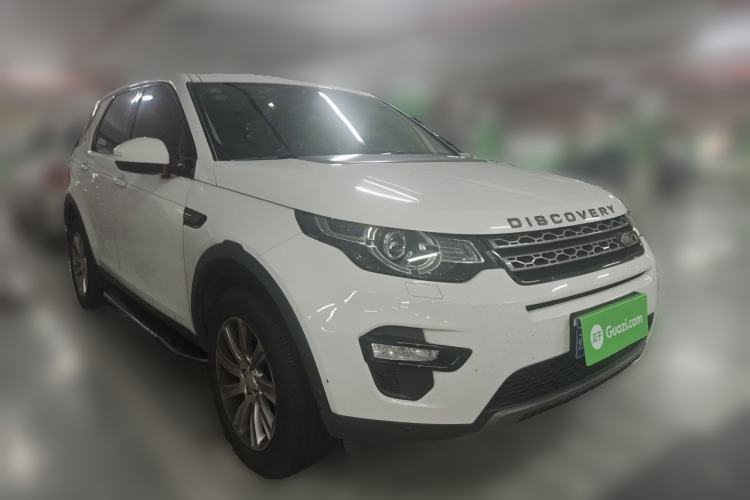 Used Land Rover Discovery Sport 2018 240 PS SE Version Front Right 45 Deg