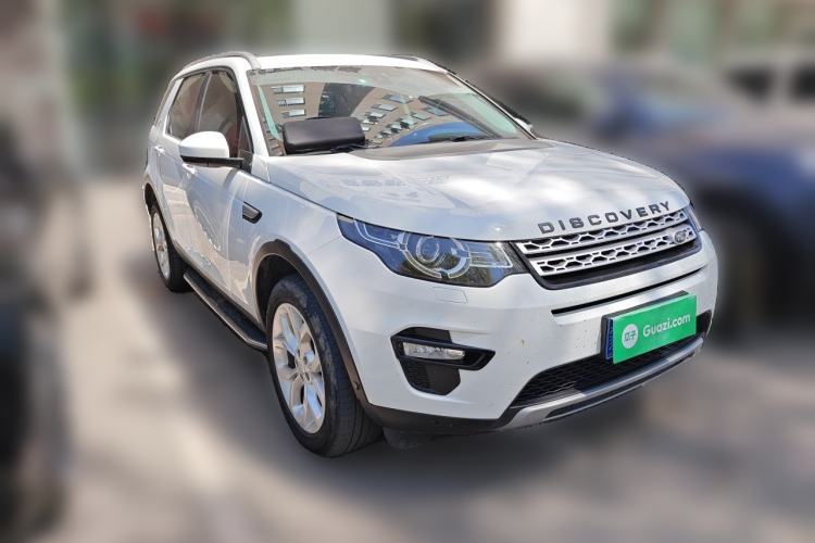 Used Land Rover Discovery Sport 2018 240 PS HSE Version Front Right 45 Deg