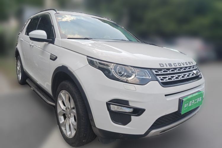 Used Land Rover Discovery Sport 2018 240 PS HSE Version Front Right 45 Deg